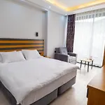 Life Hotel 3*