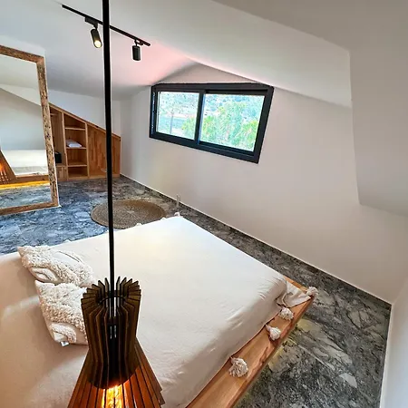 Отель Life Гюллюк