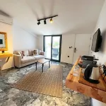 Life Hotel 3*