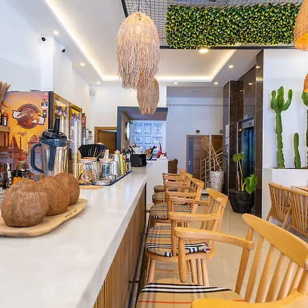 Life מלון Gulluk